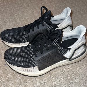Black & White Adidas Ultraboosts 💫